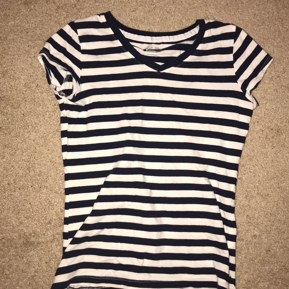 Kids medium tee